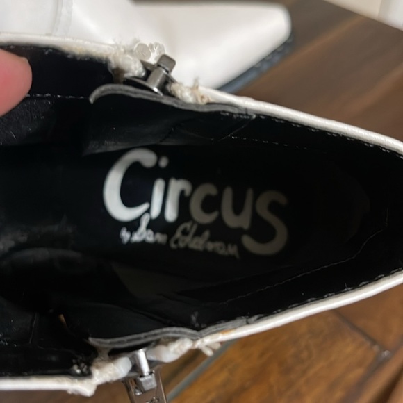 Circus by Sam Edelman White Whistler Ankle Booties Sz 8 Studded Pointy western - Picture 10 of 16